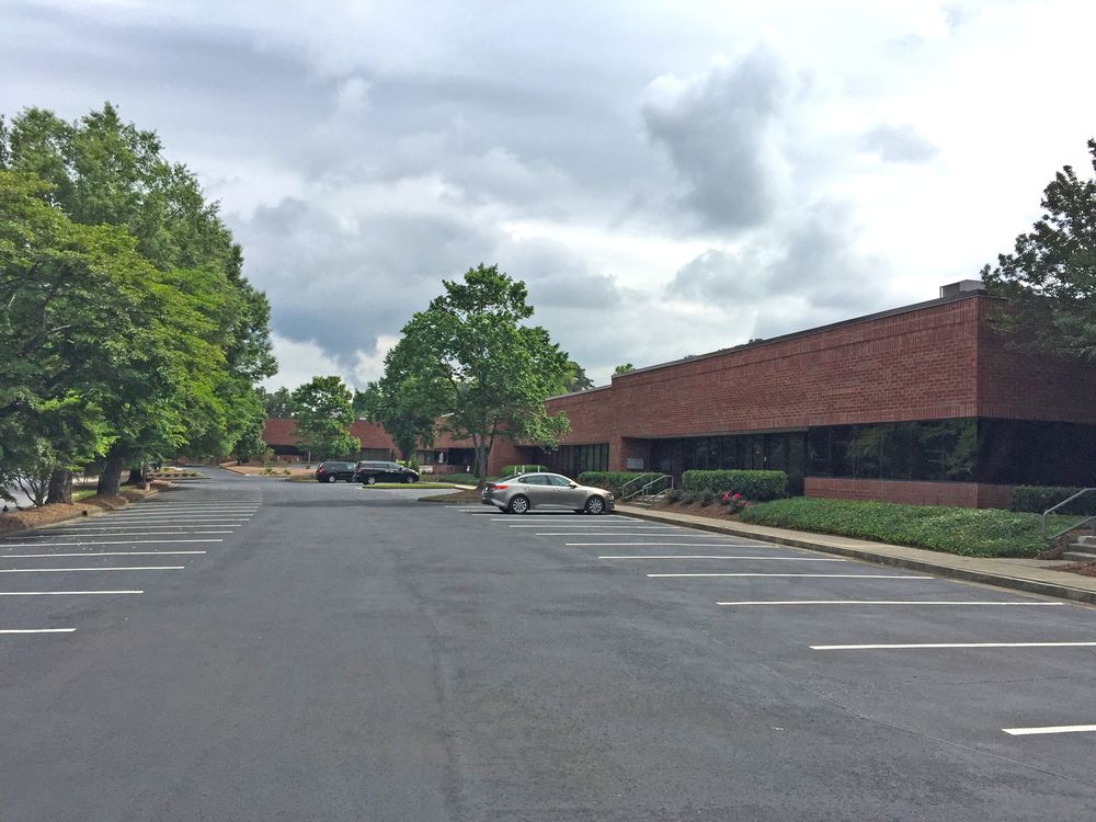 Atlanta West Business Center | 2,383 - 31,640 SF: 3201 Atlanta Industrial Pkwy NW, Atlanta, GA 30331